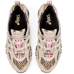 EUC ASICS Gel Nandi 360 size 9